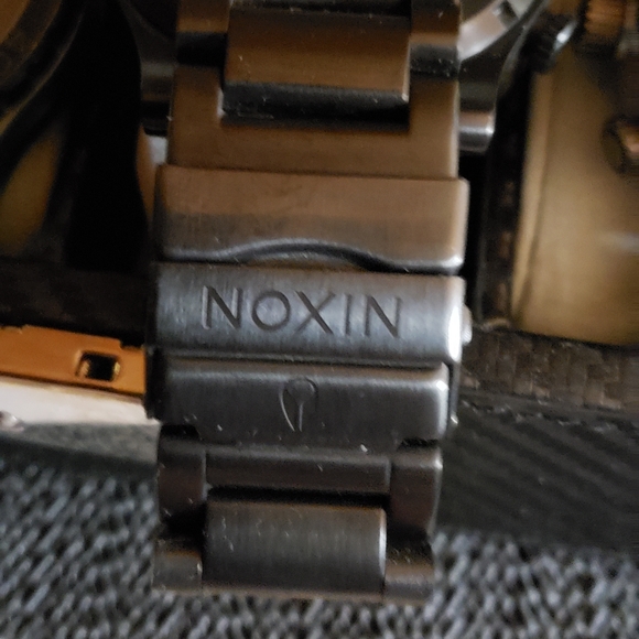 Nixon 51-30 - Picture 2 of 3